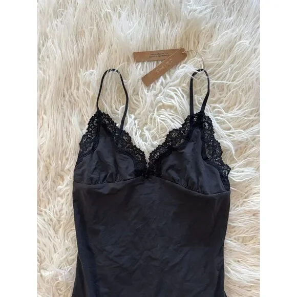 Skims Fits Everybody Lace Triangle Onesie Onyx Size Medium - Picture 6 of 12